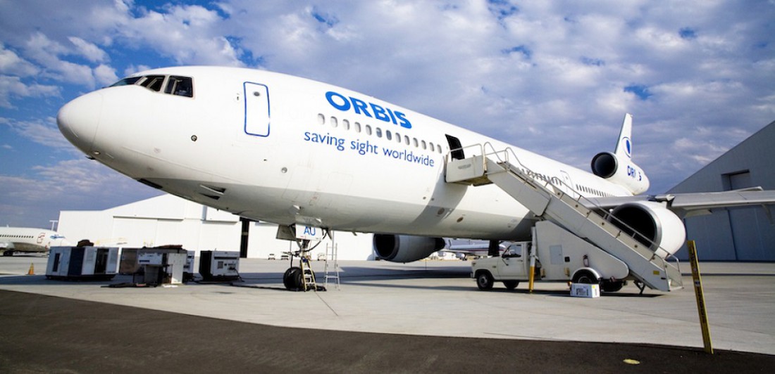 Самолет Orbis International с клиникой на борту