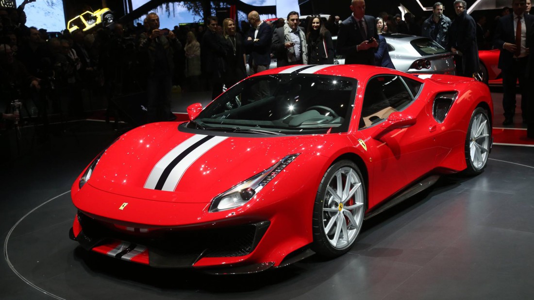 Новенькая Ferrari 488 Pista