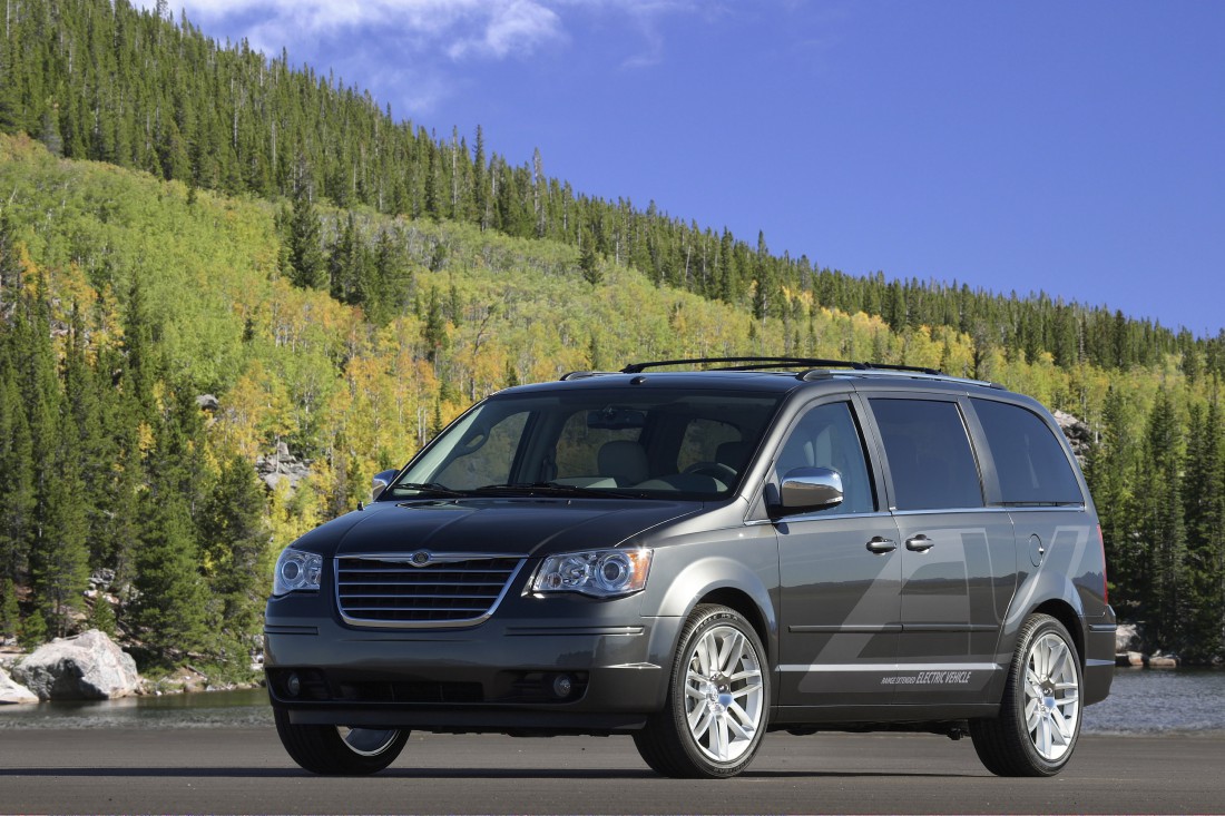 Chrysler Town & Country. Устарел морально и технологически