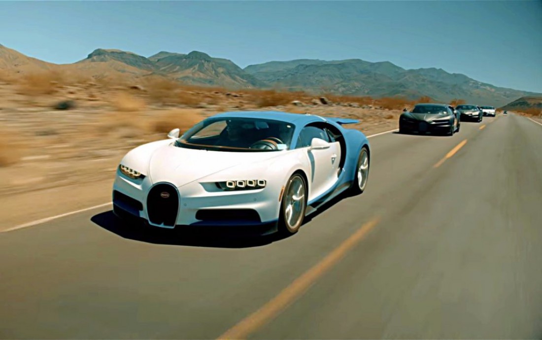 На борту Bugatti Chiron 8-литровый 1500-сильный W16 с четырьмя турбинами