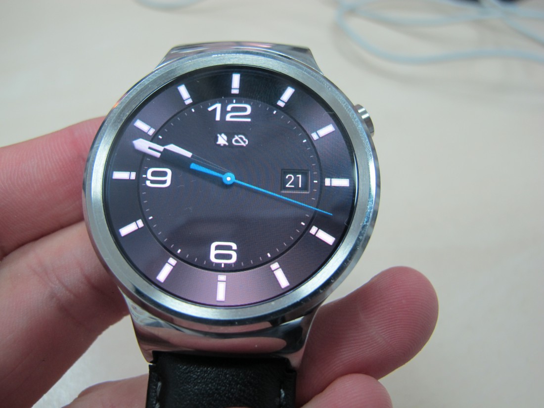 Умные часы Huawei Watch на Android Wear