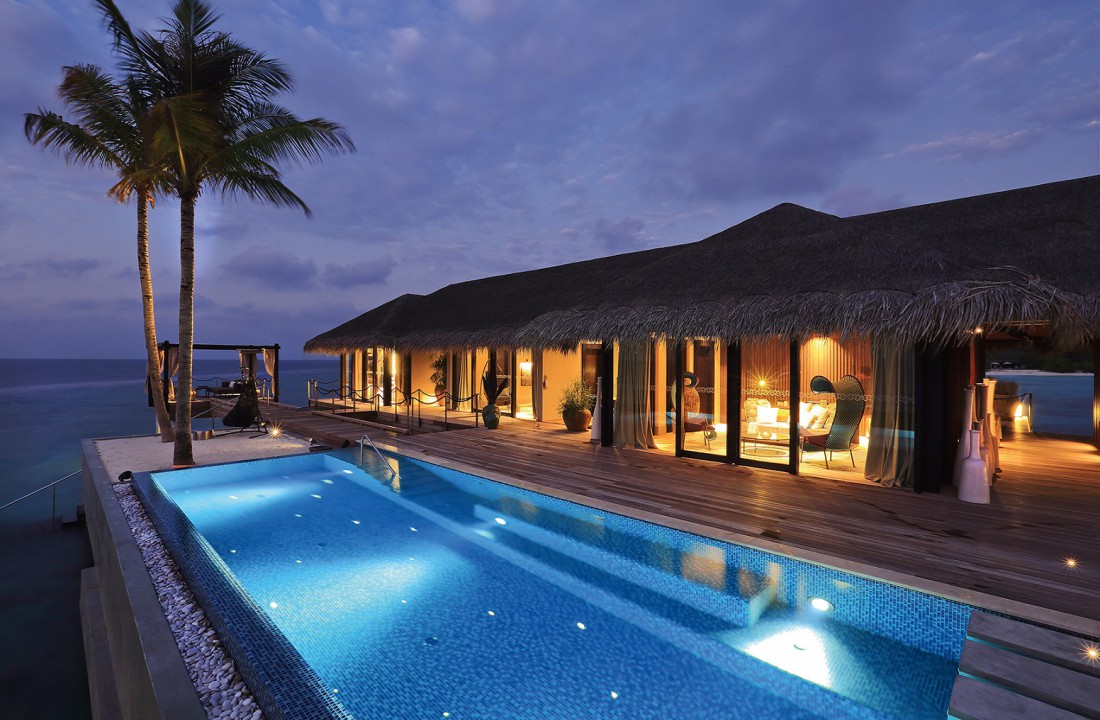 Romantic Pool Residence. Там тебя от души напоят пивом