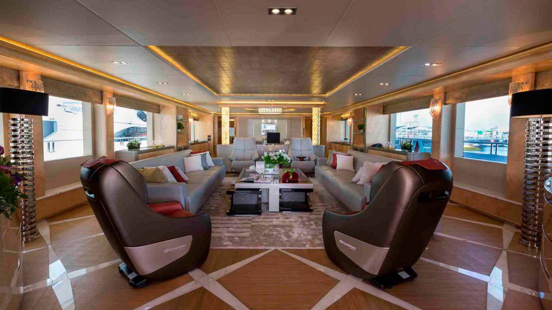 Один из салонов Majesty 155 Sehamia