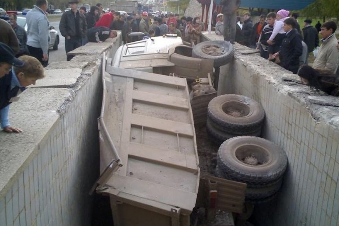 Жаль, нет видео с его падением