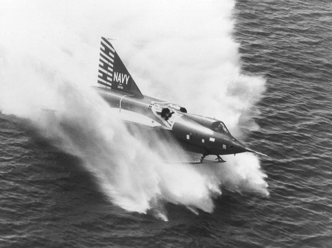 Нестабильный и маломощный Convair XF2Y Sea Dart