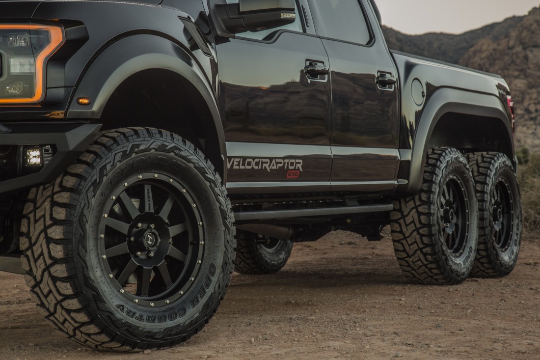 Hennessey VelociRaptor 6x6 имеет привод на все колеса (6WD)