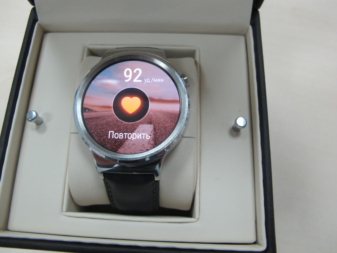 Умные часы Huawei Watch на Android Wear