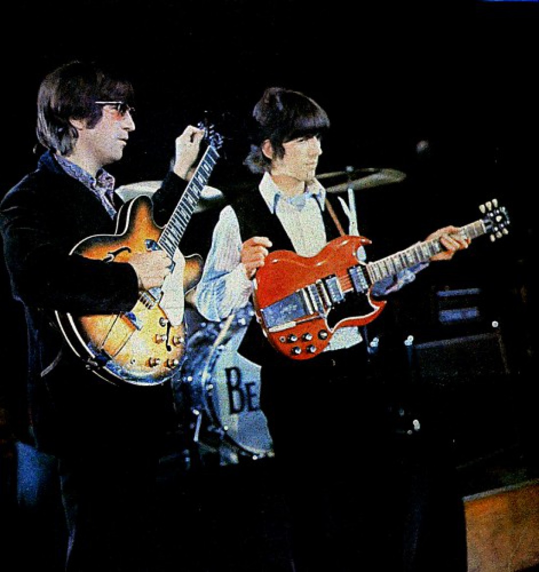 George Harrison and John Lennon's 1964 Gibson SG (красная) — $570 тысяч