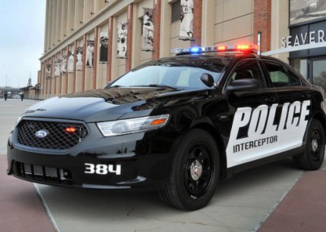Police Interceptor. Разгон до 100 км / час — за 5,7 секунд