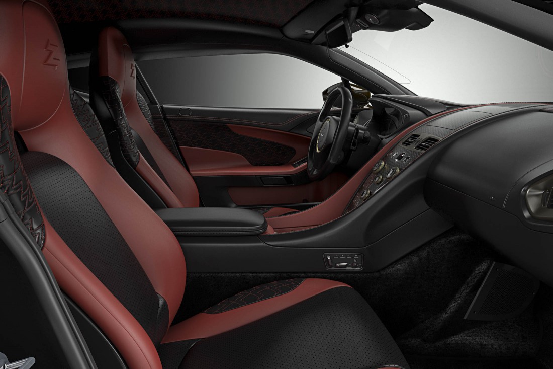 Салон Aston Martin Vanquish Zagato — сочетание кожи и углепластика