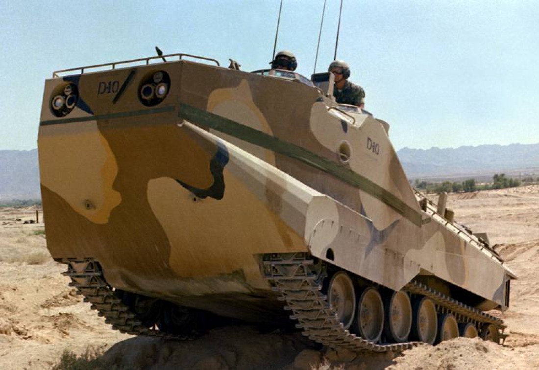 20-тонный LVTP-7 (после 1980-х стал называться AAV7)