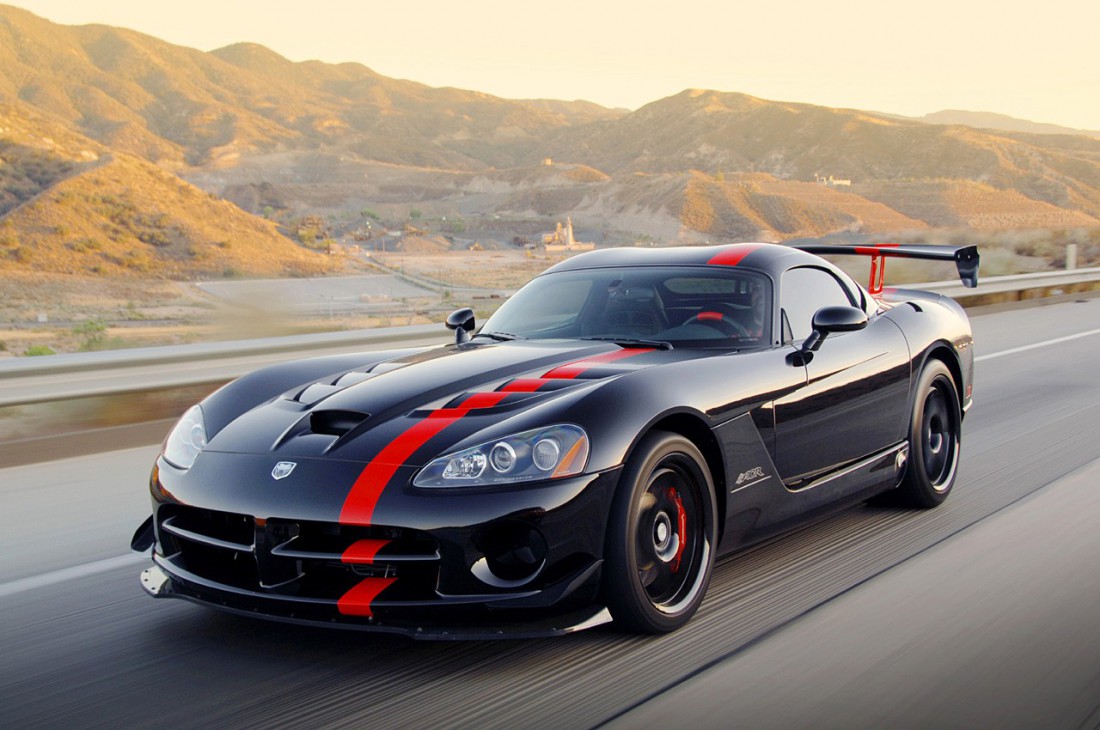 Dodge Viper - еще одно подтверждение того, что женщины без ума от спорт-каров