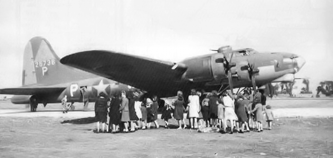 Численные пулеметы тянули Boeing YB-40 ко дну авиационной индустрии