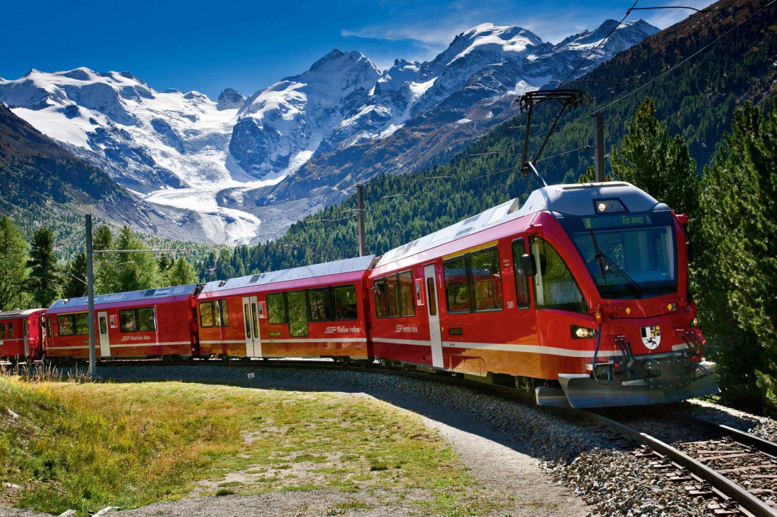 Bernina Express. Платишь 70€ — едешь в Италию и глазеешь на горы