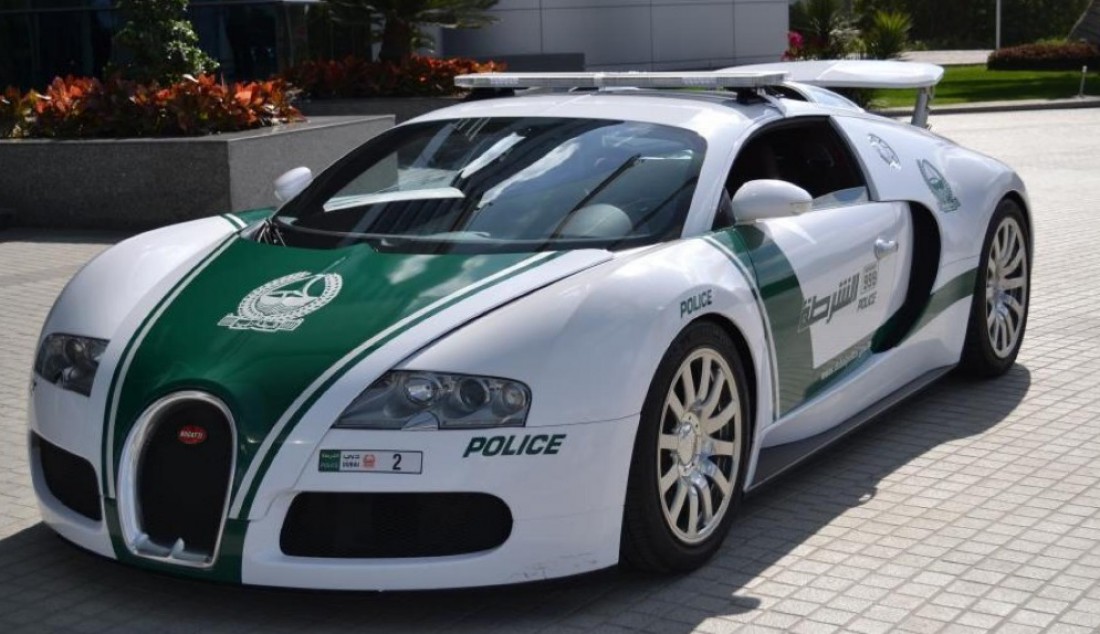 Bugatti Veyron в гараже полиции Дубая