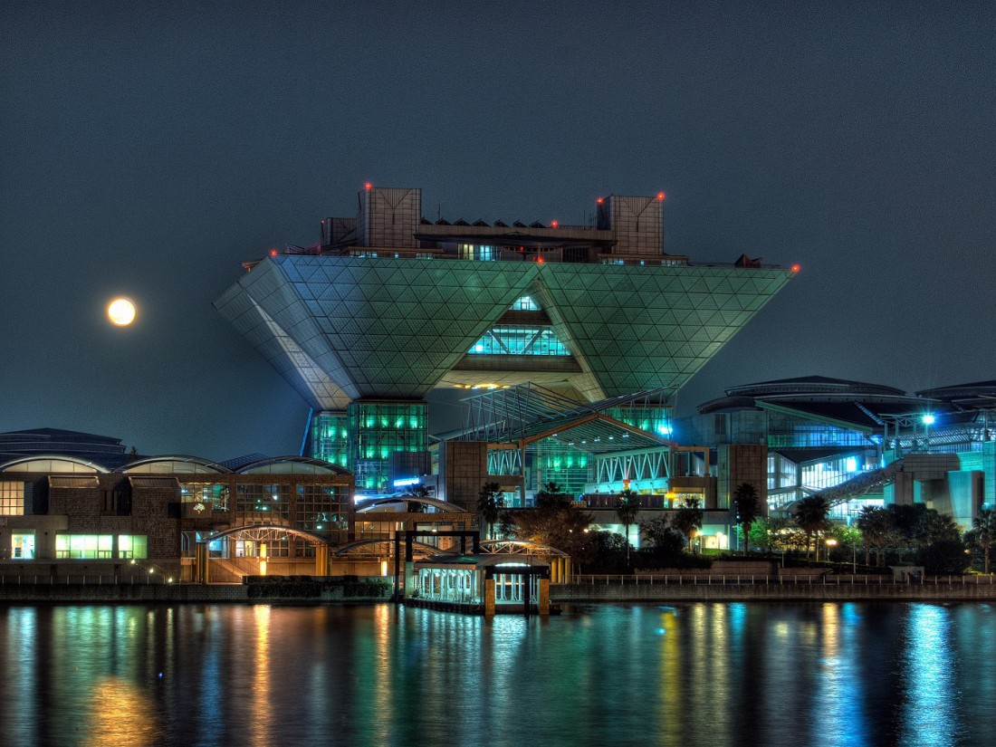 Tokyo Big Sight — один из самых креативно построенных домиков в Токио