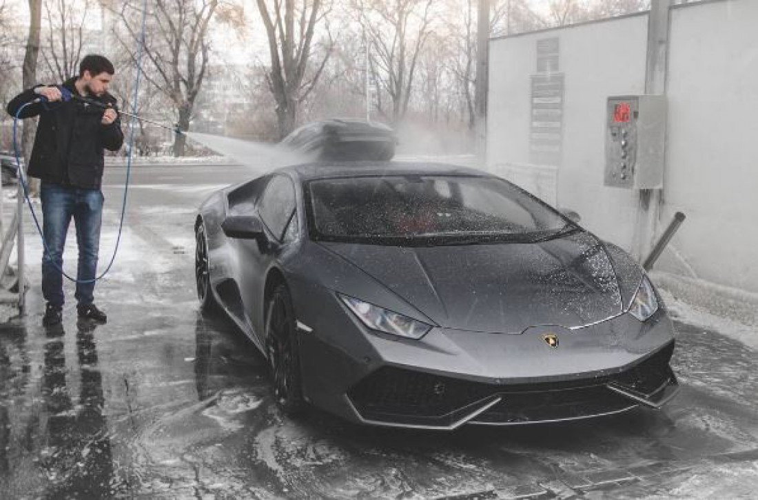 Джонни приехал в Одессе и моет Lamborghini Huracan