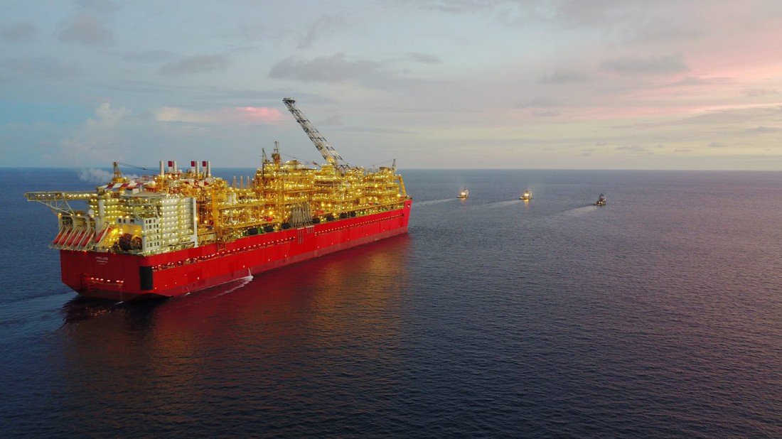 Prelude FLNG — самый большой плавучий объект на планете