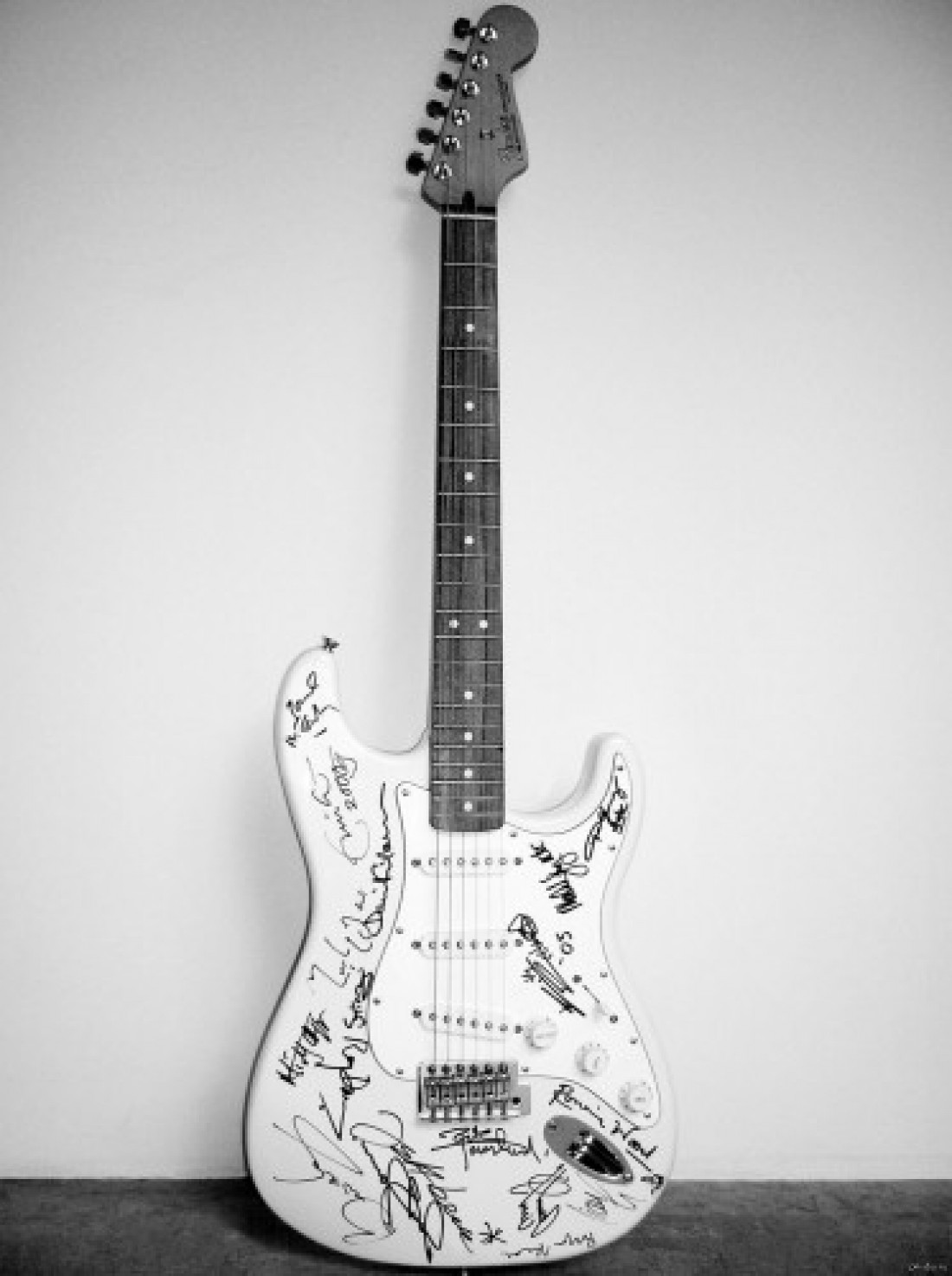 Reach out to Asia Fender Stratocaster — $2,7 миллиона
