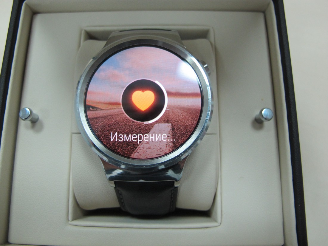 Умные часы Huawei Watch на Android Wear