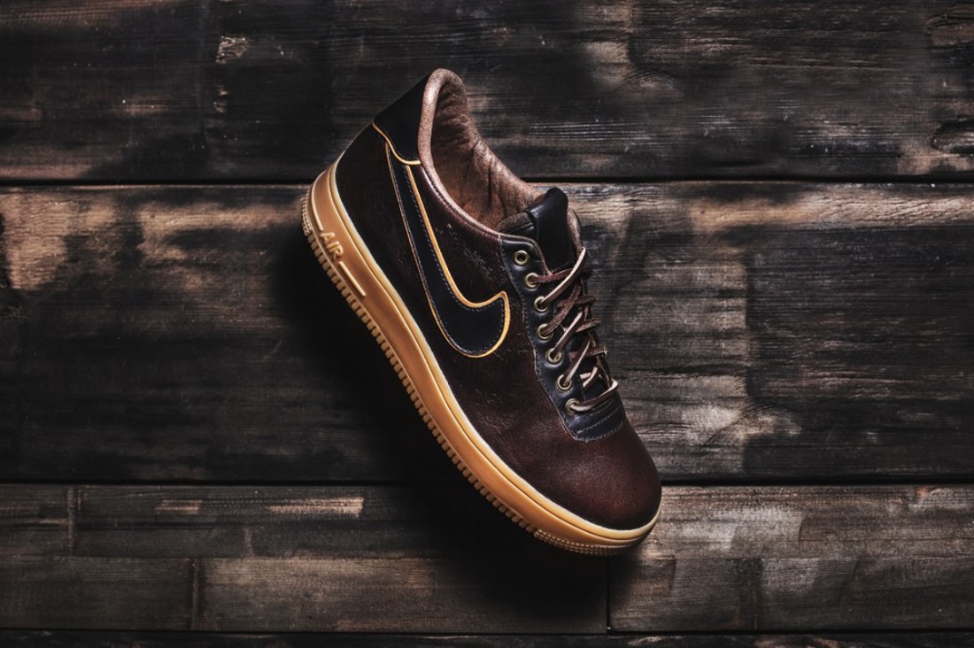 Nike Air Force 1, разработанные в рамках коллаборации с Jack Daniel's
