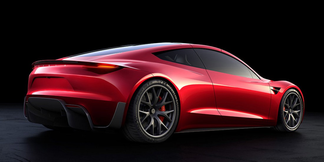 На одной зарядке Tesla Roadster сможет прокатить 1000 км!