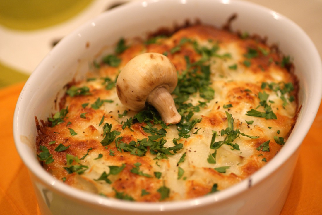 Аппетитный снимок картофельной запеканки с грибами