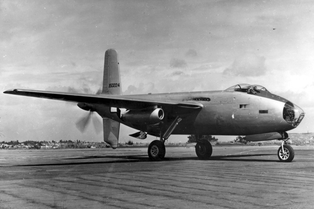 Douglas XB-42 Mixmaster является самым скоростным поршневым бомбардировщиком в истории