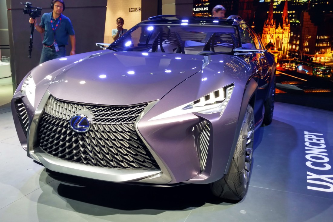 Lexus UX — одна из самых ярких и диких новинок Детройта 2017