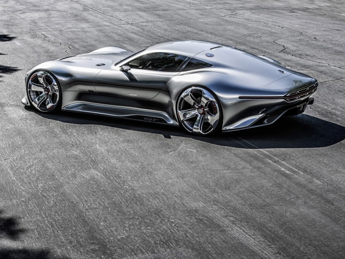 У хромированного Mercedes-AMG Project One убогий запас электрохода