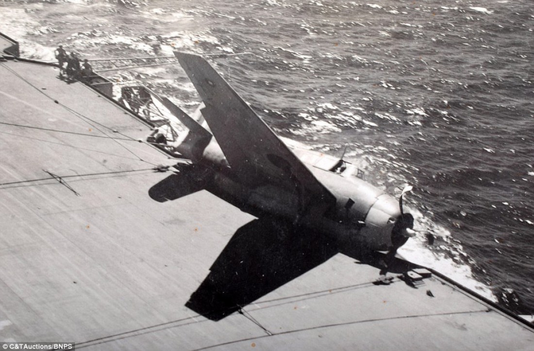 Американский истребитель Grumman Hellcat. Неудачное приземление
