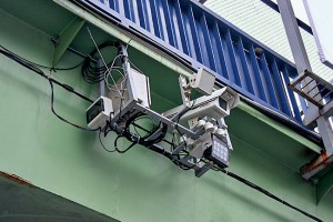 Чтобы не достали вандалы