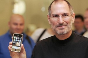 Стив Джобс может нанести мощный удар по Android