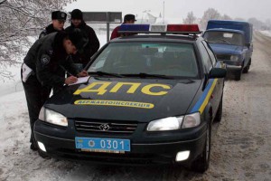 По статье 369 УК Украины водителю грозит штраф до 8,5 тыс. грн. или 5 лет тюрьмы