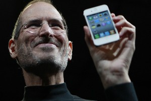 Apple подаст в суд на китайскую компанию из-за куклы Джобса Apple подаст в суд на китайскую компанию из-за куклы Джобса