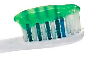 Зубная щетка избавит не только от кариеса, но и от проблем с сердцем и сосудами