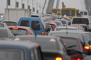В июне киевлянам придется постоять в пробках, в июле уже полегчает