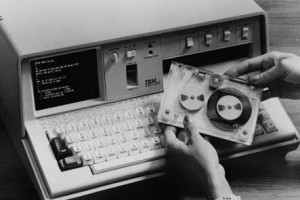 Портативный IBM 5100 на касетах