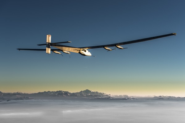 Solar Impulse 2 продолжил полет