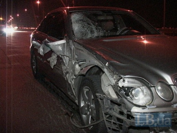 Разбитый Mercedes