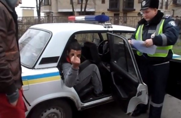 Арабы вели себя крайне грубо даже в присутствии милиции