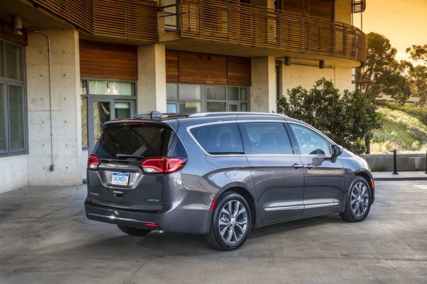 Минивэн Chrysler Pacifica