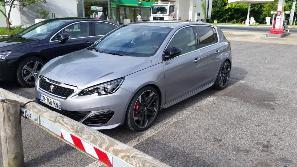 Большой хот-хэтч Peugeot