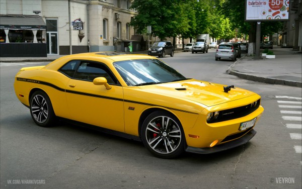 Эксклюзивный Dodge Challenger Yellow Jacket в Украине