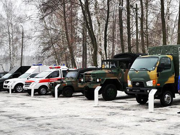 На выставке показывали и скорые, и внедорожники