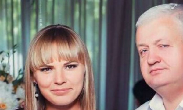 Автомобиль Глуховери записан на супругу