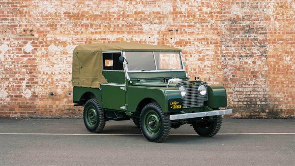 Первый из поколений Land Rover Defender