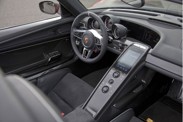 Предсерийный Porsche 918 Spyder