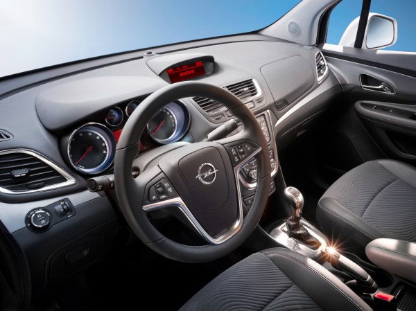 Интерьер Opel Mokka