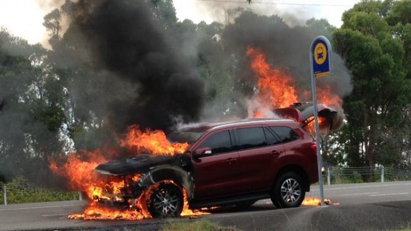 Пожар внедорожника Ford Everest